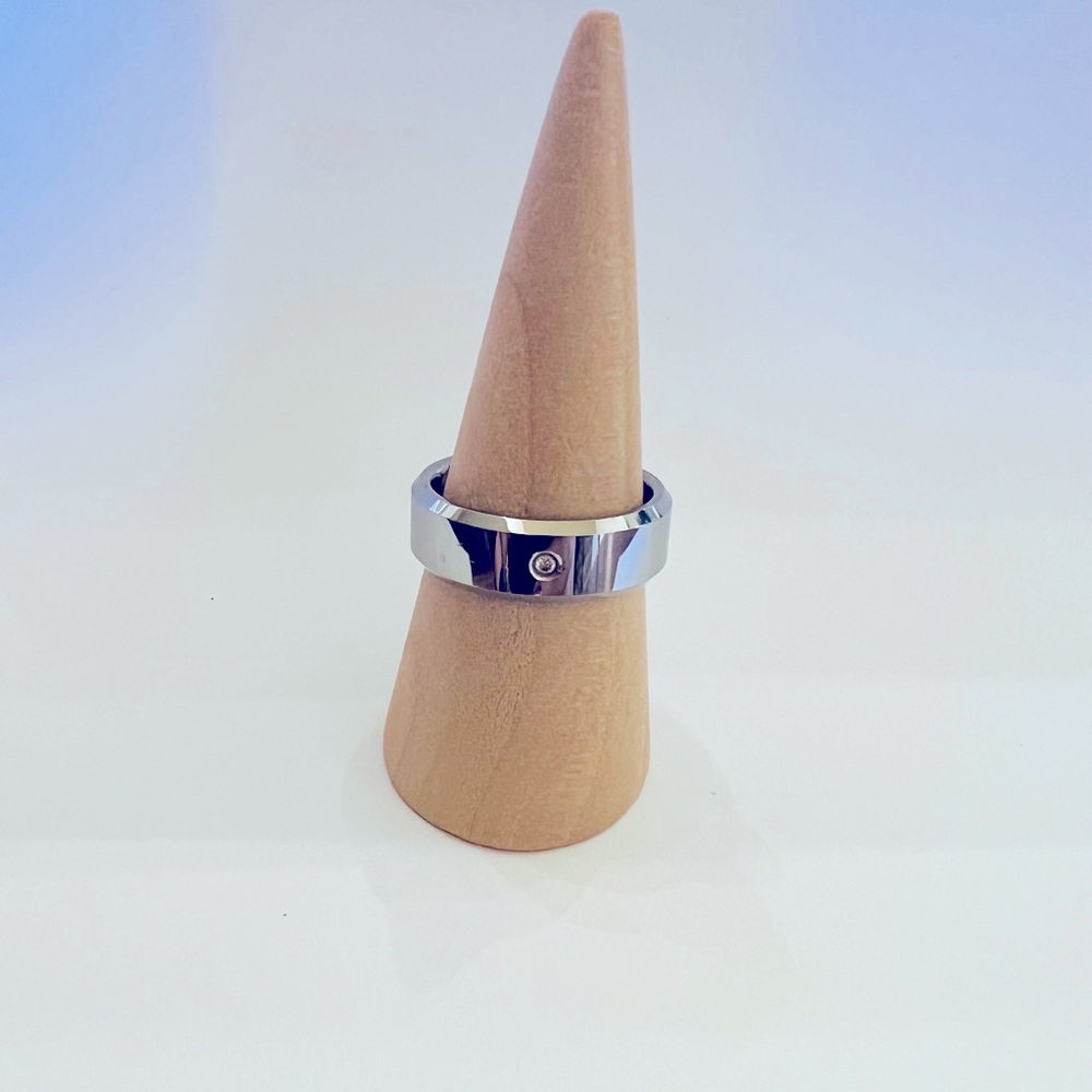 Men’s brand new tungsten carbide wedding band with diamond size 11.5